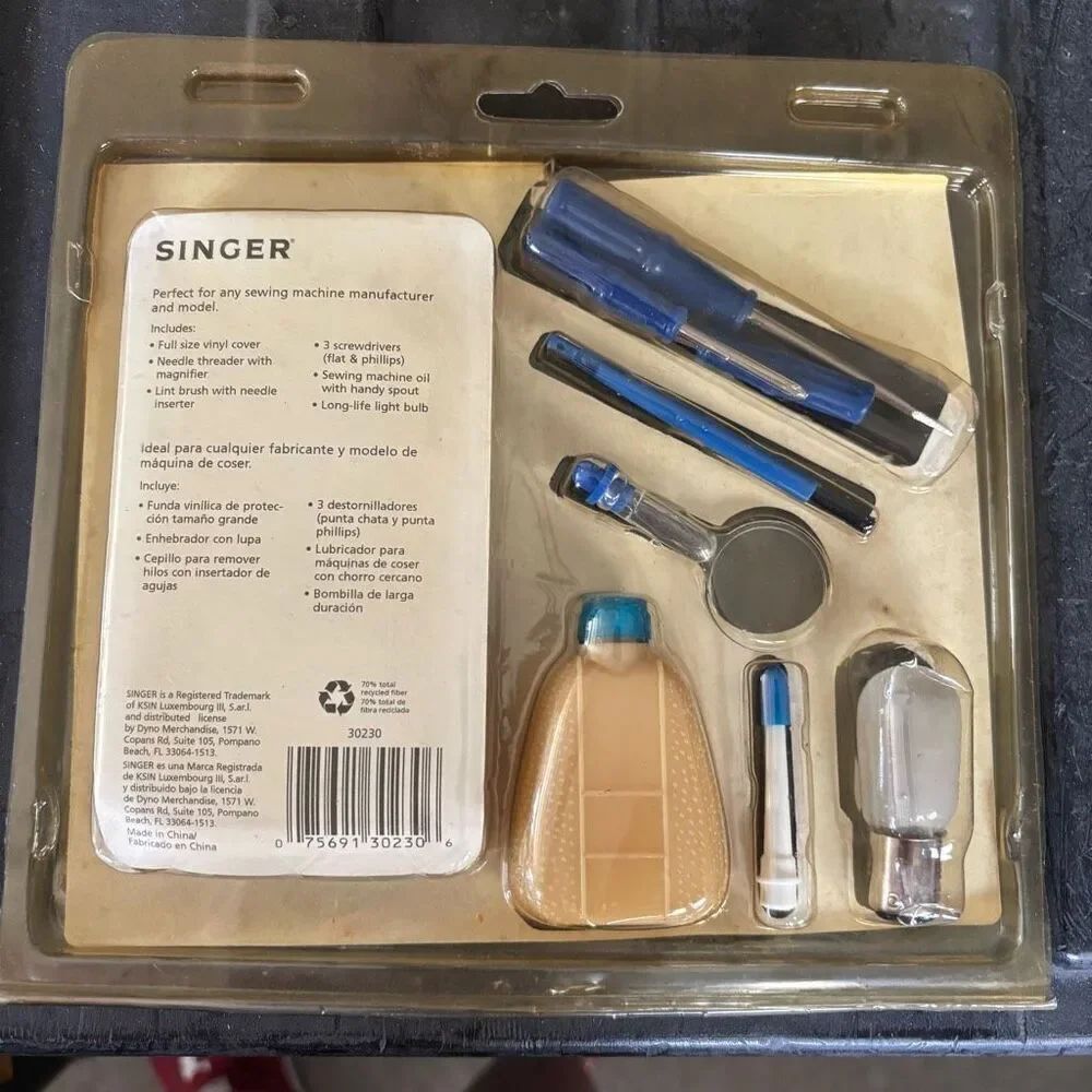 Singer Universal Machine Maintenance Kit *NOS* - Picture 3 of 4